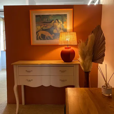 Pensión Domaine De C 3*